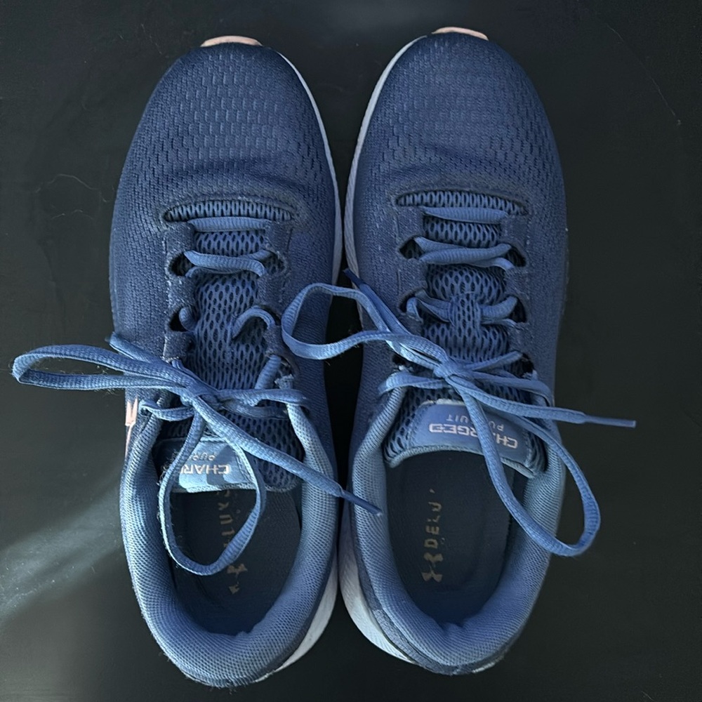 Women’s Under Armour Charged Pursuit tennis shoes Blue, pink & white 10